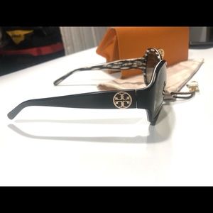 Tory Burch Sunglasses with pouch and case